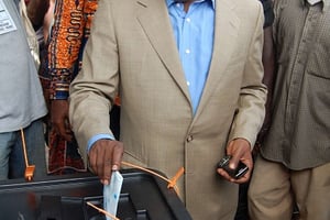 Sidya Touré, candidat à l’élection présidentielle de 2010 et leader du parti l’Union des forces républicaines, à Conakry, le 27 juin 2010. © Idrissa Soumare/AP/SIPA