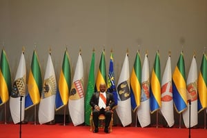Le président gabonais Ali Bongo Ondimba lors de son investiture pour un second mandat de sept ans, à Libreville, le 27 septembre 2016. © Jeremi Mba/AP/SIPA