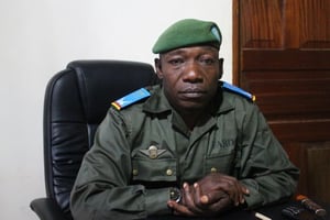 Le capitaine Mak Hazukay, porte-parole de l’armée congolaise pour l’opération « Sokola 1 », le 16 février 2017 à Beni, dans le nord-est de la RDC. © Trésor Kibangula/J.A.