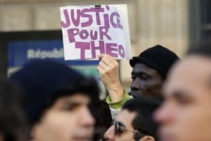 Manifestation contre les violences policières à Paris, en France, en février 2017. © Francois Mori/AP/SIPA