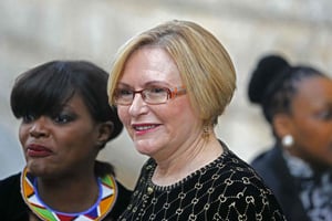 La Sud-Africaine Helen Zille, membre du parti de l’Alliance démocratique, est au centre d’une polémique après une série de tweets qui défendaient les aspects positifs du colonialisme en mars 2017. © Schalk van Zuydam/AP/SIPA