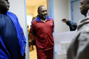 L’ancien aide de camp de Moussa Dadis Camara à la sortie de la chambre d’accusation de la Cour d’appel de Dakar, le 10 janvier 2017. © SEYLLOU/AFP