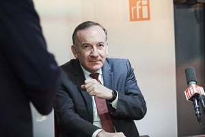 Pierre GATTAZ, président du Medef, invité de RFI le vendredi 31 mars 2017 © BRUNO LEVY pour JA