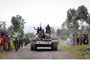 Des soldats de l’armée congolaise après la capture de rebelles du M23 à Goma, le 28 octobre 2013. © Joseph Kay/AP/SIPA