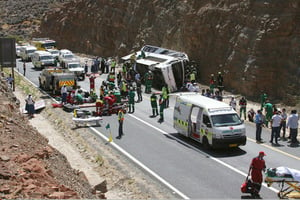 Un accident de bus près de la ville de De Doorns, en Afrique du Sud, en mars 2013. © /AP/SIPA