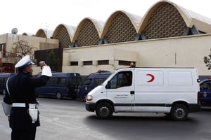 Une ambulance près de l’hôpital de Casablanca, au Maroc, en janvier 2012 (image d’illustration). © Abdeljalil Bounhar/AP/SIPA
