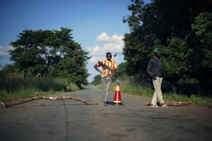 Des miliciens anti-balaka en 2014 en Centrafrique. © Jerome Delay/AP/SIPA