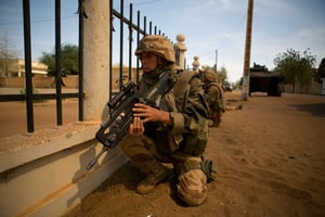 Un soldat français à Gao, Mali, en 2013. © STR/AP/SIPA.