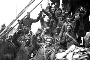 Membres du 369e régiment d’infanterie à leur retour, en 1919. © Rue des Archives