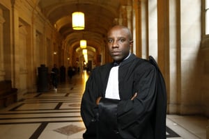 Maître Richard Gisagara au Palais de justice de Paris. © Bruno Levy pour JA