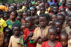 Des enfant burundais réfugiés du camp de Nduta à Kigoma, en Tanzanie, le 29 décembre 2015. © Stringer/AP/SIPA