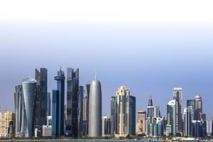 La corniche qui longe la baie de Doha, capitale du Qatar. © Calle Montes/Photononstop/AFP