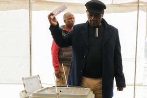 Thomas Thabane, Premier ministre du Lesotho, lors du scrutin du samedi 3 juin 2017, à Maseru. © AP/SIPA