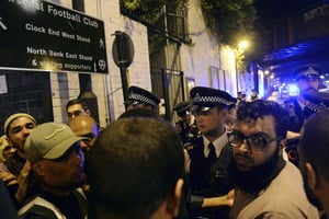 Cordon de police à proximité du lieu de l’attaque au camion-bélier à Finsbury Park, ce dimanche 18 juin à Londres. © Yui Mok/AP/SIPA