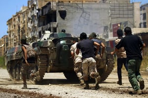 Les forces loyales aux autorités libyennes parallèles, commandées par le maréchal Khalifa Haftar à Benghazi, en Libye, le 20 mai 2017. © Abdullah DOMA / AFP
