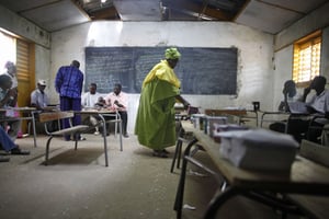 Un bureau de vote à Fatick, au Sénégal, en 2012 . © Gabriela Barnuevo/AP/SIPA