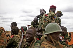 Des soldats de l’armée sud-soudanaise, en 2012 dans l’État d’Unité. © Pete Muller/AP/SIPA