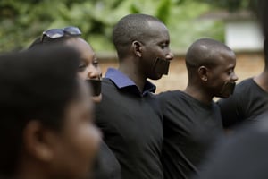 Des journalistes burundais protestent contre la censure et la répression le 3 mai 2015 à Bujumbura. © Jerome Delay/AP/SIPA