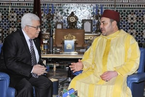 Mahmoud Abbas, le président de l’Autorité palestinienne, avec Mohammed VI, à Marrakech en janvier 2014. © MAP/AP/SIPA