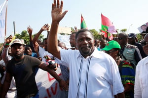 Le 3 juin à Luanda, le leader de l’opposition a pris la tête d’une manifestation demandant la transparence pour les prochains scrutins. © ampe rogerio/AFP