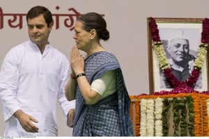Sonia Gandhi et son fils Rahul Gandhi. © Saurabh Das/AP/SIPA