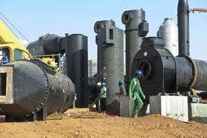 Chantier de construction de la centrale électrique de Goroubanda, à 10 km de Niamey, au Niger, par l’entreprise chinoise Sino-Hydro, le 15 janvier 2016. © Vincent Fournier/Jeune Afrique-REA