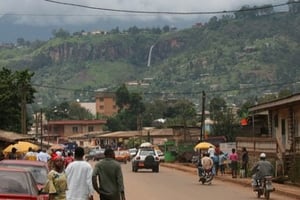 Vue de Cow Street à Bamenda, au Cameroun, le 23 juillet 2007. © rbairdpcam/CC/Flickr