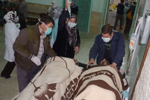 Des victimes d’attaque au gaz chimique dans un hôpital à Alep, le 19 mars 2013. © HOPD/AP/SIPA