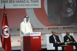 Le Sheikh qatari Tamim bin Hamad al-Thani donne un discours lors de la cérémonie d’inauguration de Tunisia 2020, une conférence sur l’investissement international, à Tunis le 29 novembre 2016. © Hassene Dridi/AP SIPA