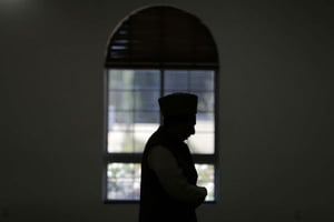 Un fidèle prie dans une mosquée ahmadie, aux États-Unis (image d’illustration). © Jae C. Hong/AP/SIPA