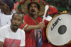 Des supporters de l’équipe de football du Maroc durant la CAN 2017, au Gabon. © Sunday Alamba/AP/SIPA