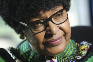 Winnie Mandela, fin août, à Johannesburg © Vincent Fournier pour JA