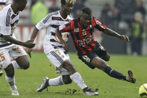 Le milieu ivoirien de Nice, Jean Michael Séri, lors d’un match à domicile contre Lorient, le 23 janvier 2016. © Lionel Cironneau/AP/SIPA