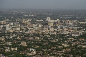 Vue de Bamako (Mali) depuis le somment de la colline Lassa. © Sylvain Cherkaoui / JA