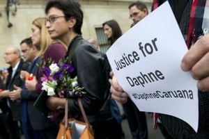 Le 18 octobre 2017, à Bruxelles, une marche en hommage à Daphne Caruana Galizia, journaliste maltaise assassinée. © Virginia Mayo/AP/SIPA
