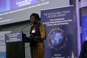 Mariatou Koné, ministre de la Solidarité, de la Femme et de la Protection de l’enfant en Côte d’Ivoire lors du Forum organisé par l’OCDE, à Paris, le 31 mars 2016. © OECD/Andrew Wheeler