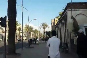 Détail d’une vidéo circulant sur les réseaux sociaux montrant des habitants d’Asmara réagissant à des coups de feu, mardi 31 octobre 2017 dans la capitale de l’Érythrée. © Capture d’écran Youtube