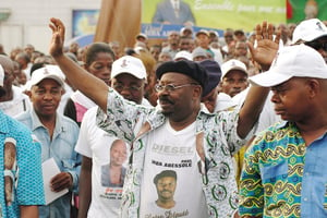 A Libreville, le 2 décembre 2006. À l’époque, il pensait encore pouvoir accéder à la magistrature suprême. © WILFRIED MBINAH/AFP