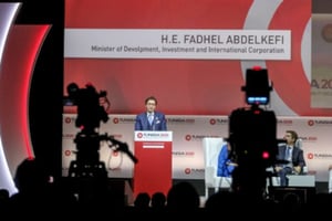 Pour l’ex-ministre tunisien de l’Investissement Fadhel Abdelkefi, l’ouverture en Bourse est une étape incontournable pour assurer la croissance des entreprises. © Nicolas Fauqué/Images de Tunisie pour JA