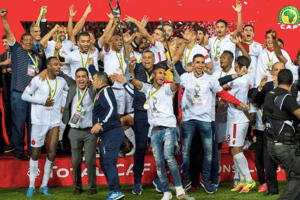 Les Marocains du Wydad Casablanca après leur victoire face aux Egyptiens d’Al-Ahly en finale de la Ligue des champions d’Afrique, le 4 novembre 2017 à Casablanca . © FADEL SENNA/AFP