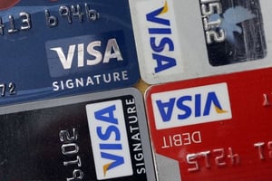 Cartes de crédit et de débit Visa. © Patrick Semansky/AP/SIPA