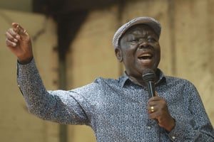 Morgan Tsvangirai, à Harare le mardi 21 novembre, lors d’un meeting avant le débat au Parlement. © Tsvangirayi Mukwazhi/AP/SIPA