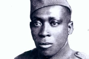 Le sergent Henry Johnson, membre des Harlem Hellfighters, héros de la 1ère Guerre mondiale et décoré à titre posthume de la Médaille d’honneur, la plus haute distinction militaire américaine, par Barack Obama en 2015. © AP/SIPA