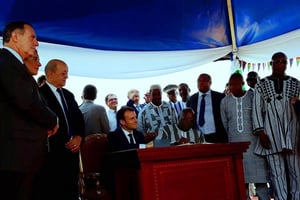 Les présidents Macron et Kaboré lors l’inauguration de la centrale de Zagtouli le 29 novembre 2017. © Délégation de l’Union européenne au Burkina Faso