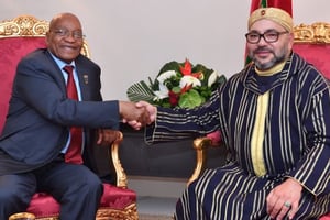 Le roi du Maroc, Mohammed VI a rencontré le président sud-africain, Jacob Zuma, le 29 novembre 2017 à Abidjan © Maghreb Arab Press (MAP)