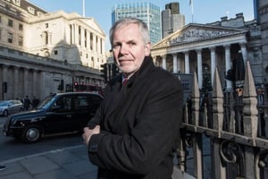 John Christensen, directeur du Réseau mondial pour la justice fiscale, à Londres. © Eric TSCHAEN/REA