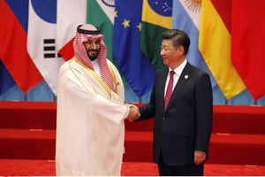 Mohammed bin Salman roi d’Arabie Saoudite et Xi Jinping, le « presque empereur » chinois, lors d’un sommet du G20 en septembre 2016. © Ng Han Guan/AP/SIPA