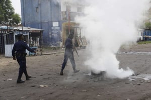 Des policiers dans les rues de Kinshasa, lors des manifestations du 31 décembre 2017. © John Bompengo/AP/SIPA