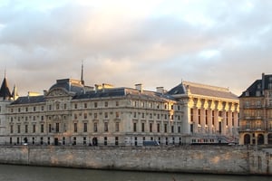 La Cour de Cassation et la Conciergerie, à Paris. © Wikimedia Commons