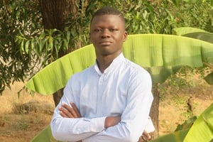 Crépin, 20 ans, fait des études de droit au Togo, tout en rêvant d’une formation en informatique en France. © D.R.